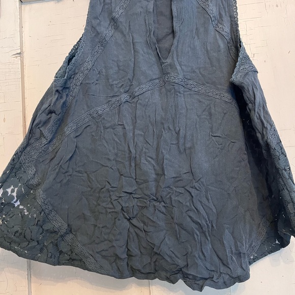 Elegant Lace Women's Top in Dark grey - Picture 3 of 7